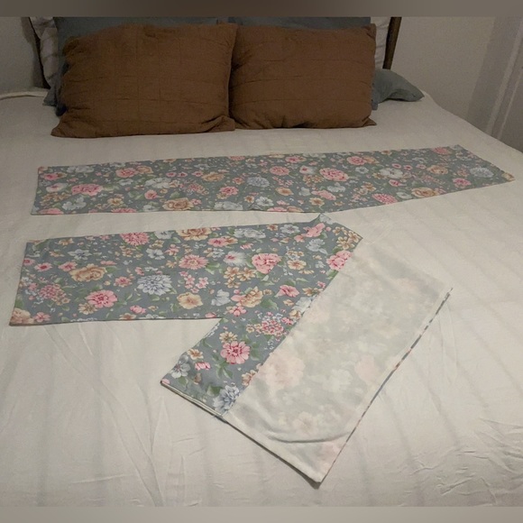 2 Vintage floral window valances 56” length - Picture 5 of 15